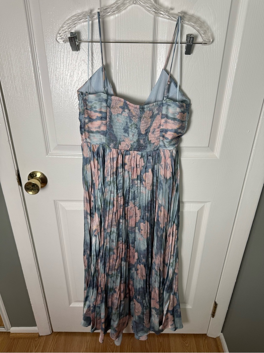 ASTR The Label Maeve Floral Pleated Satin Midi Dress in Blue Multi Abstract S - Picture 5 of 9